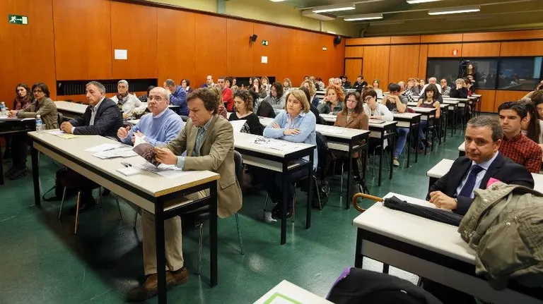 Una imagen del público asistente a la jornada, que se celebra en la UPNA.