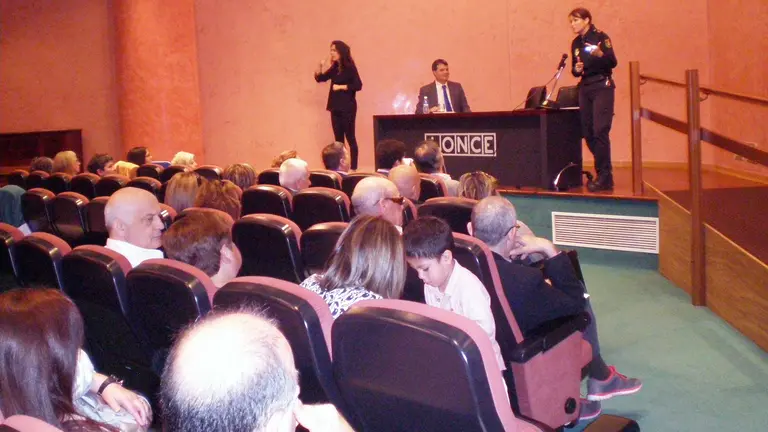 La ONCE se suma a la conmemoración del Día de Internet.