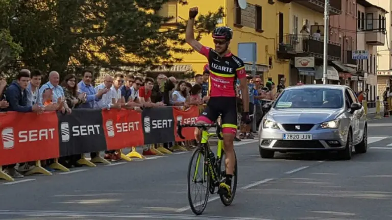 Héctor Carretero se impone en Sabiñánigo. Lizarte