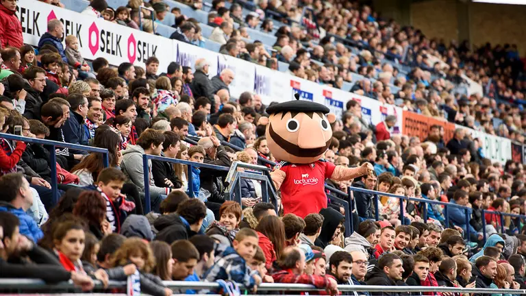 La afición en el partido Osasuna - Numancia. PABLO LASAOSA 25