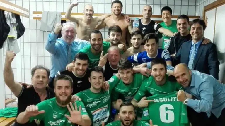 El Xota, felíz tras ganar en Murcia. Twitter.