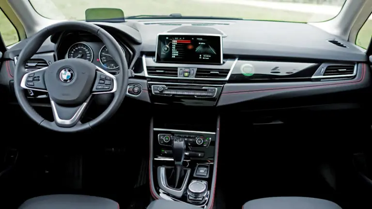 Vista interior de un coche