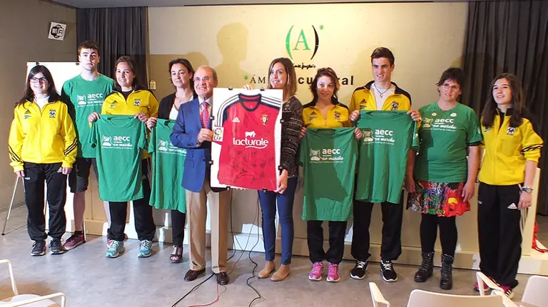 Presentación de la III Marcha conta el Cáncer en Pamplona. S. REDíN