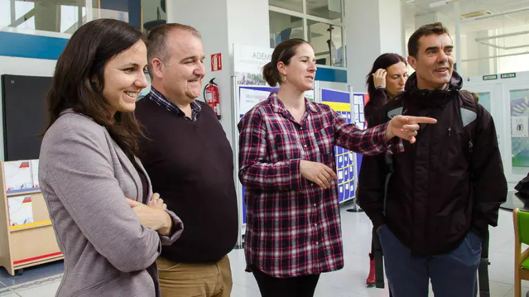 Ione Belarra y Eduardo Santos han visitado ADEMNA para conocer de primera  mano su trabajo y el proyecto que impulsa Podemos con el dinero de sus cargos públicos.