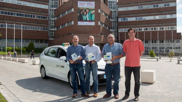 Taxistas participantes en el estudio y Bienvenido León. UNAV