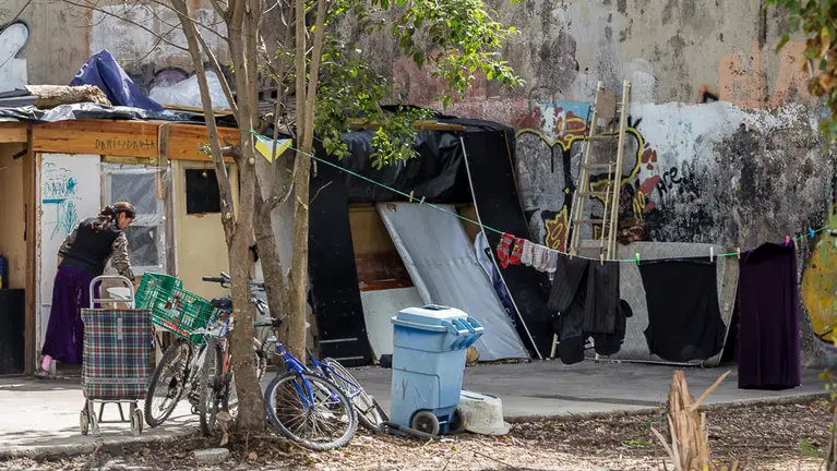 Asentamiento chabolista rumano en un solar de Santa María la Real en la trasera del Club Tenis. (9). IÑIGO ALZUGARAY