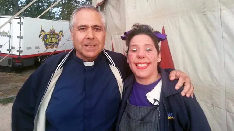 El sacerdote Jos&eacute; Aumente lleva los sacramentos a los circos (EP).