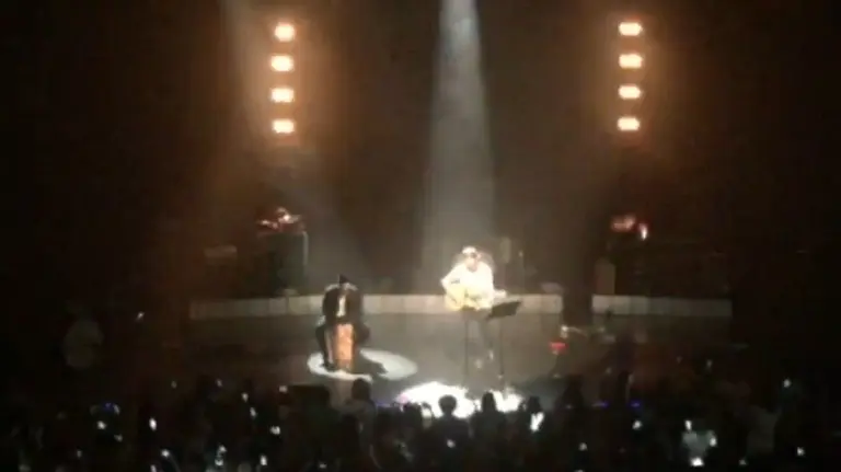 Manuel Carrasco, durante el concierto ofrecido en Pamplona ayer domingo. 