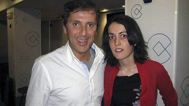 La agresora de Paco González junto al popular periodista de la Cadena Cope