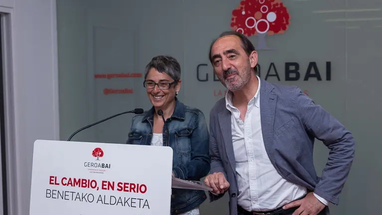 Daniel Innerarity e Anika Luján, candidatos al Congreso y al Senado por Geroa Bai. (3). IÑIGO ALZUGARAY