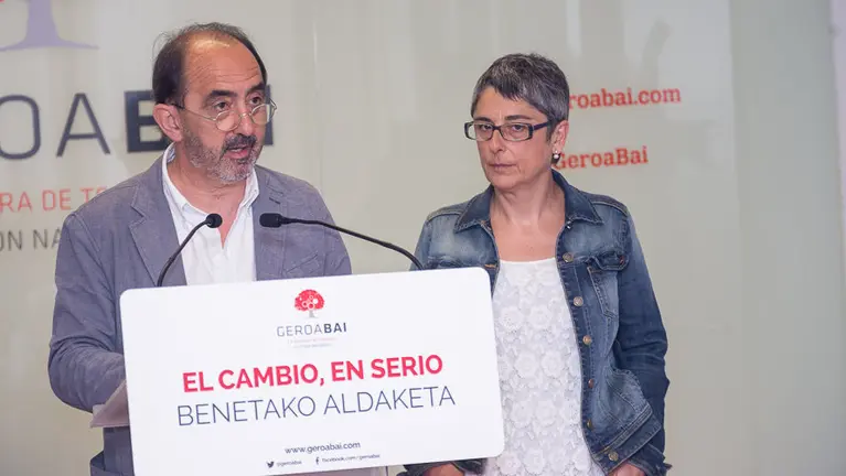 Daniel Innerarity e Anika Luján, candidatos al Congreso y al Senado por Geroa Bai. (15). IÑIGO ALZUGARAY