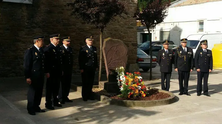 Homenaje celebrado por los responsables de Policía Nacional en Sangüesa.