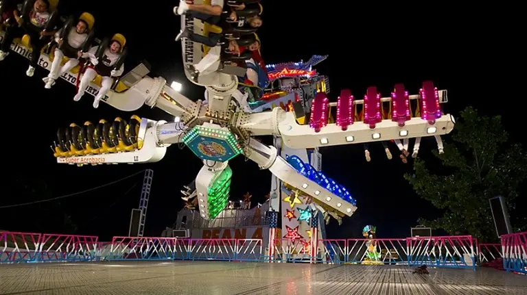 Barracas de sanfermines en Pamplona. Actividades, niños, San Fermín. JESÚS GARZARÓN 4 (1)