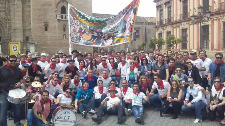 La peña en Sevilla durante la semana santa 2016.