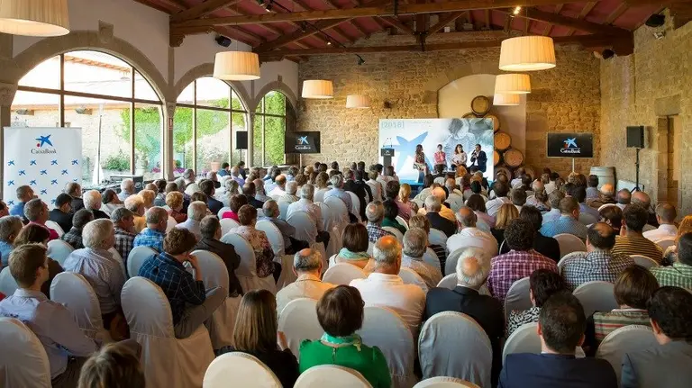 Presentación del balance de actividades y programas. LA CAIXA