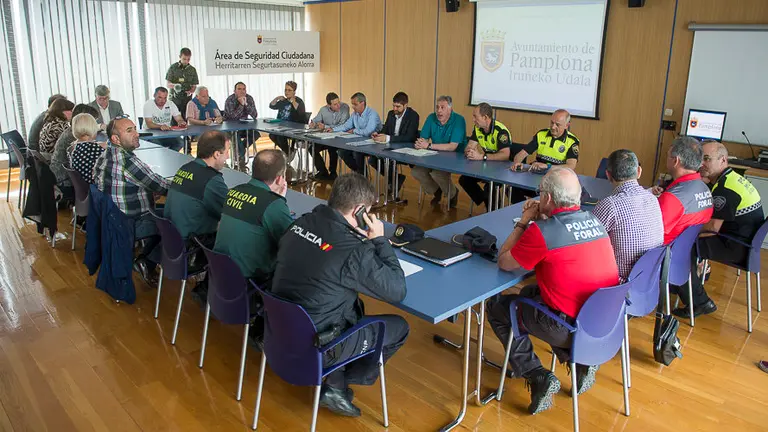  Reunión de la Junta Local de Protección Civil, bajo la presidencia del alcalde, Joseba Asiron, Aritz Romeo y Jesús Munárriz PABLO LASAOSA 05