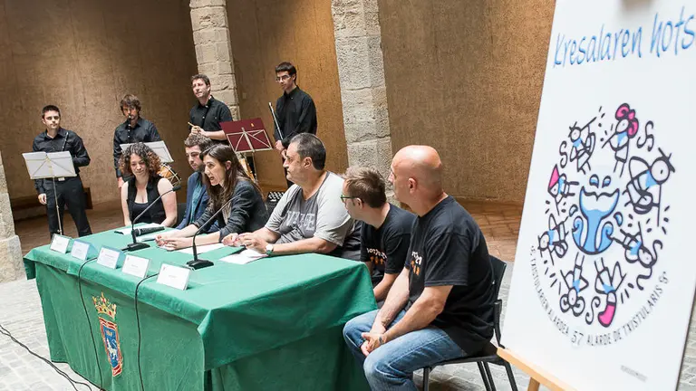 Presentación del LVII Alarde Txistularis que se celebrará durante las fiestas de San Fermín.  PABLO LASAOSA 02