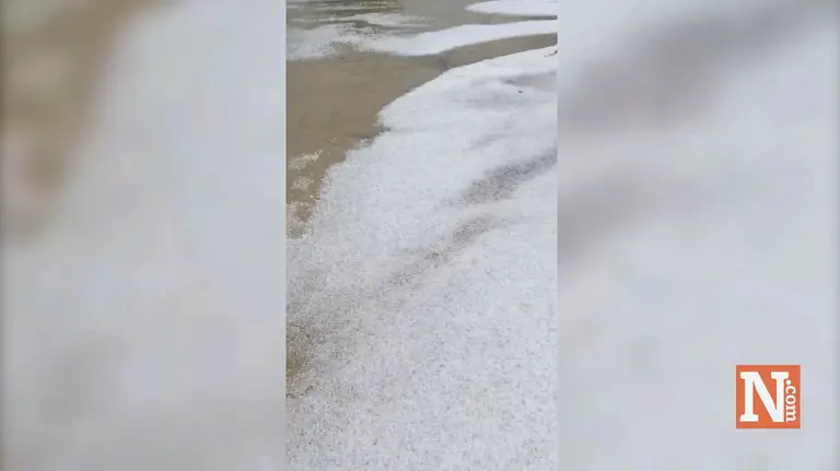 Así ha sido la espectacular granizada en el Valle de Guesalaz.