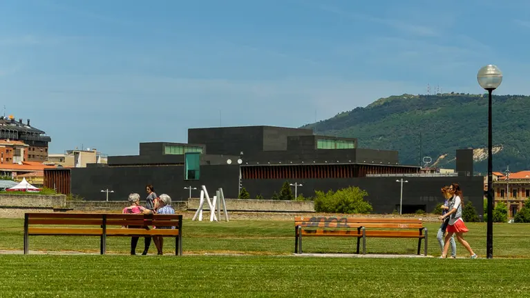 Tiempo. Vuelta del Castillo de Pamplona. (1). IÑIGO ALZUGARAY