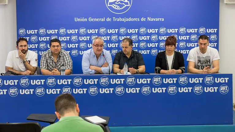 La sección sindical de UGT en ZF TRW y MCA-UGT anuncian que no secundarán los paros propuestos por ELA y LAB en la planta de TRW. (2). IÑIGO ALZUGARAY