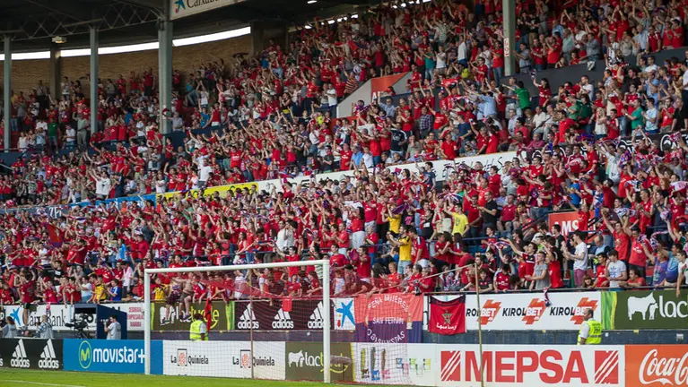 Imágenes de la grada de El Sadar antes del inicio del partido de play-off Osasuna-Nastic. (18). IÑIGO ALZUGARAY