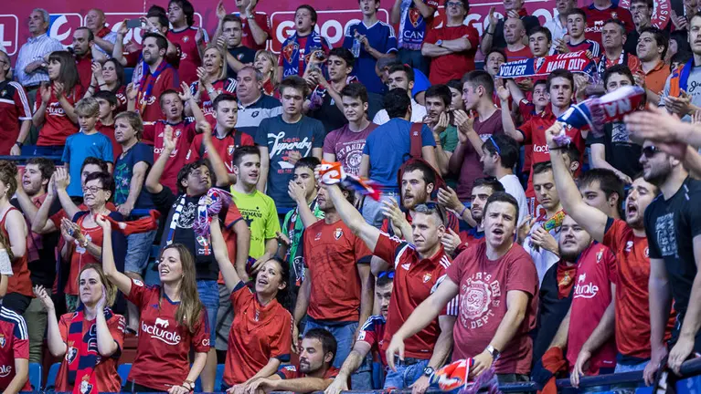 Imágenes de la grada de El Sadar antes del inicio del partido de play-off Osasuna-Nastic. (35). IÑIGO ALZUGARAY