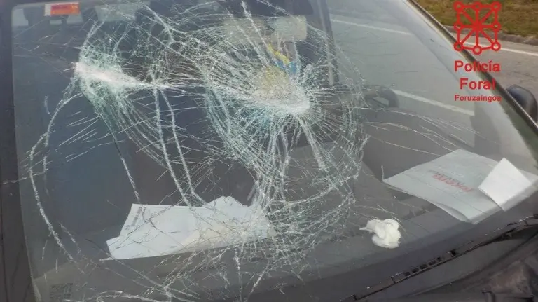 Así ha quedado de destrozado el vehículo. PF