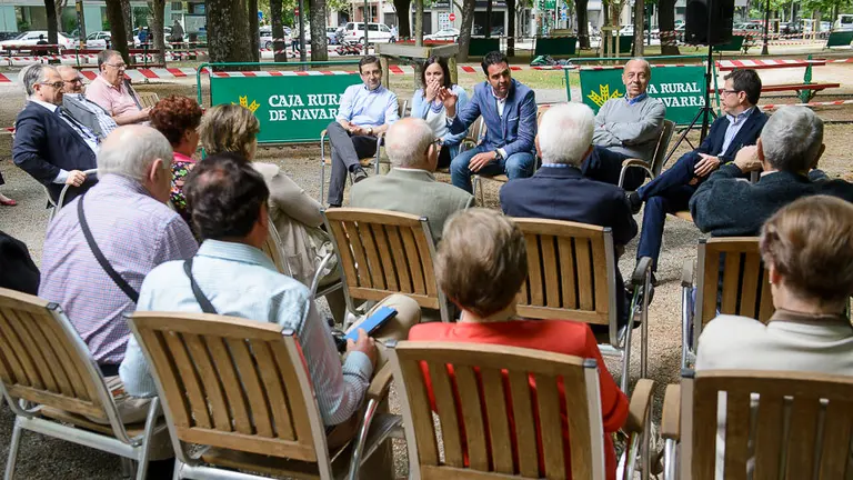 Acto de campaña de UPN-PP con los jubilados de Pamplona. PABLO LASAOSA 05