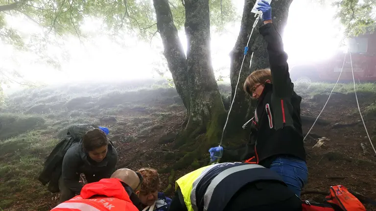 Rescate de una peregrina australiana en Ibañeta.