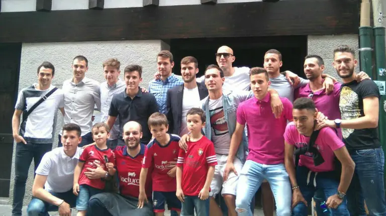 Los jugadores rojillo después de la comida. Twitter.