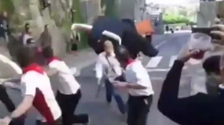 Imagen de la cuadrilla que organiza un divertido encierro Sanferminero. 