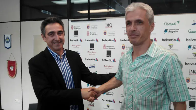 Ollacarizqueta y Apecechea se dan la mano.