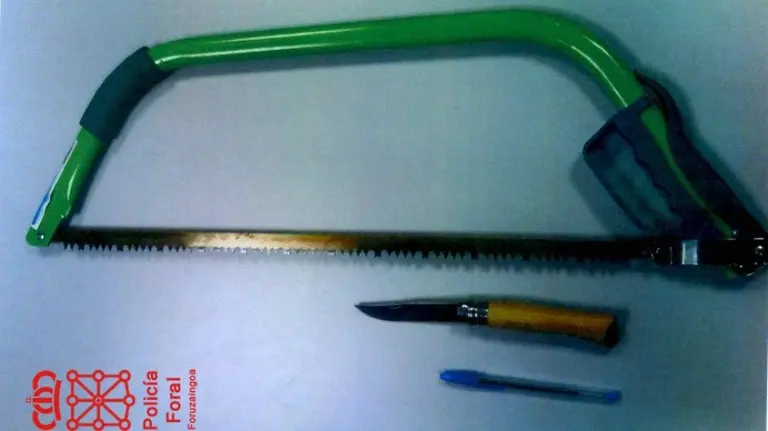 Sierra con la que amenazaron a su cuñado. PF