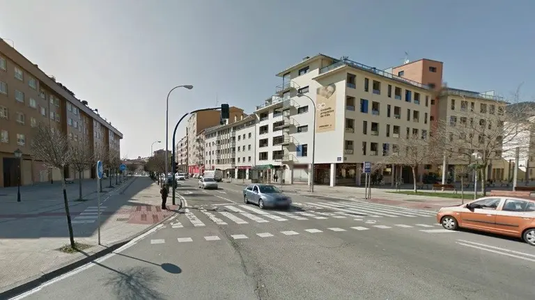 Avenida de Villava, en Pamplona, donde tuvo lugar el atraco a la mujer. 