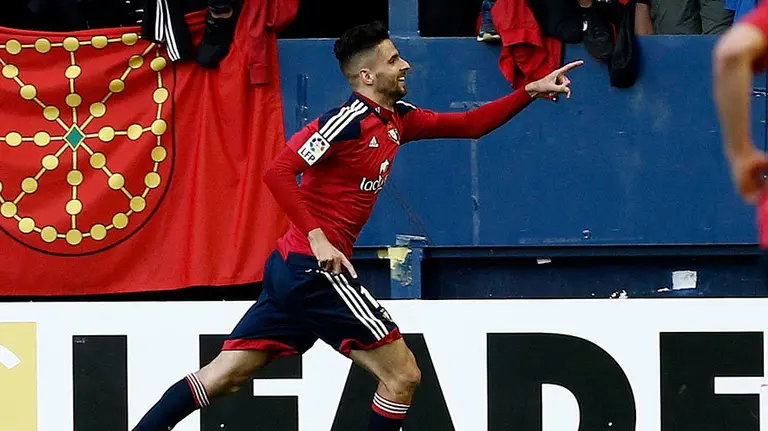 Kenan Kodro celebra el primer gol de osasuna en el minuto 6. EFE