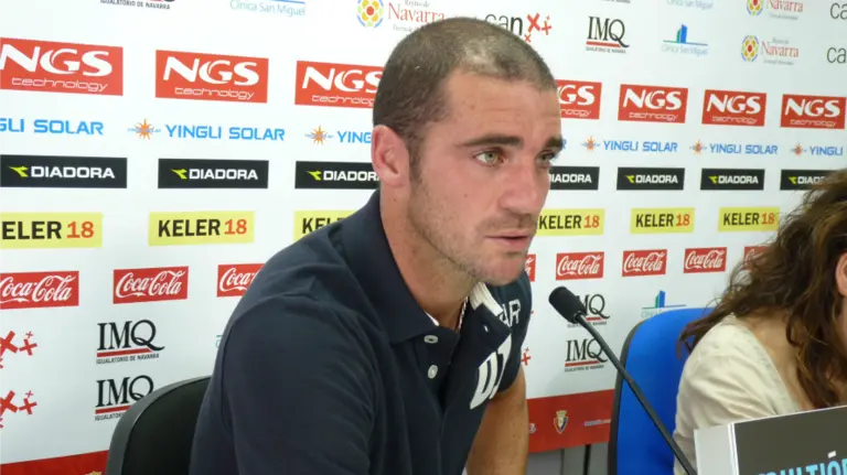 Walter Pandiani en rueda de prensa en 2010.