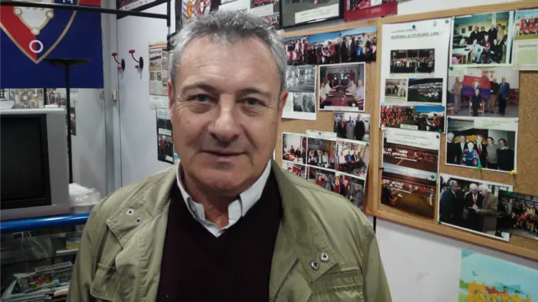Javier Mina en la sede de Osasuna veteranos.
