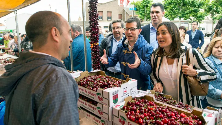 Acto electoral de UPN en Milagro coincidiendo con el Día de la Cereza. (Pablo Lasaosa) (7)