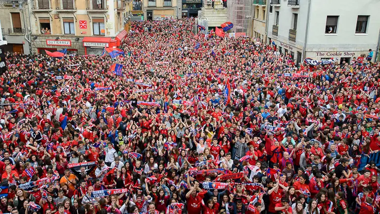Osasuna y su afición celebran en Pamplona el ascenso a Primera. PABLO LASAOSA 37