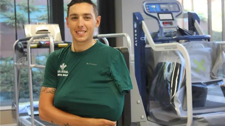 Antonio Molina tras la operación. Foto Mutua Navarra.