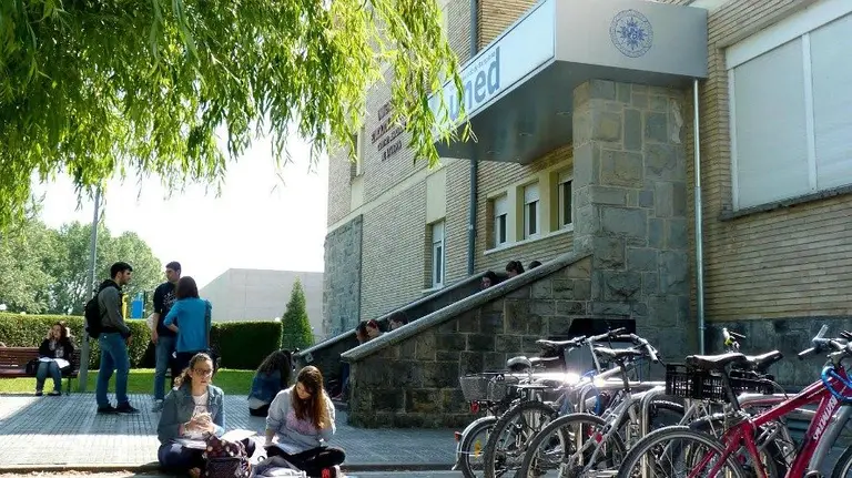 UNED Pamplona abre el  plazo de admisión para el curso 2016-17 .