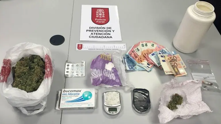 Denunciado un joven en una bajera de Barañain por tenencia y consumo de drogas.