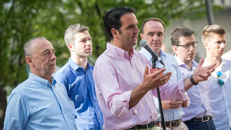 Último día de camapaña electoral de la coalición UPN-PP. PABLO LASAOSA 05