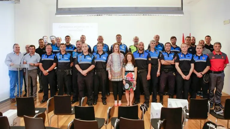 Acto de entrega de muñecos de entrenamiento de reanimación cardiopulmonar a Policías Forales y Locales.