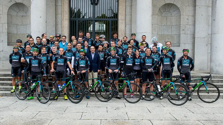 Salida de la XXVI Edición de la Ruta Xacobea AC Hotels. PABLO LASAOSA 06