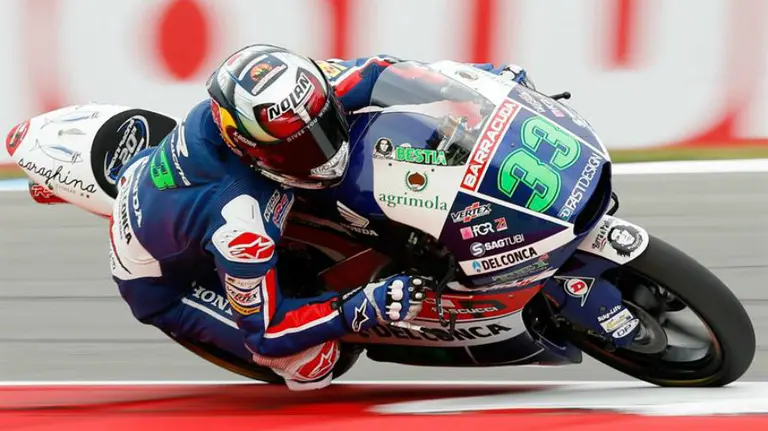 Dovizioso, líder en los entrenamientos, en acción en Holanda. Efe