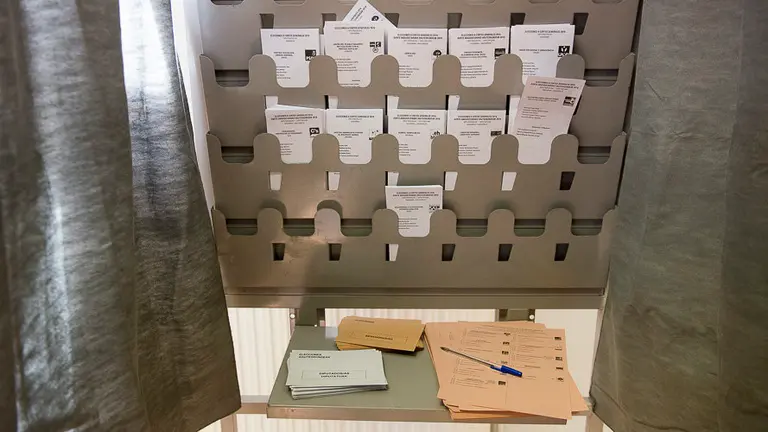 Votaciones de  las elecciones generales de 2016. PABLO LASAOSA 08