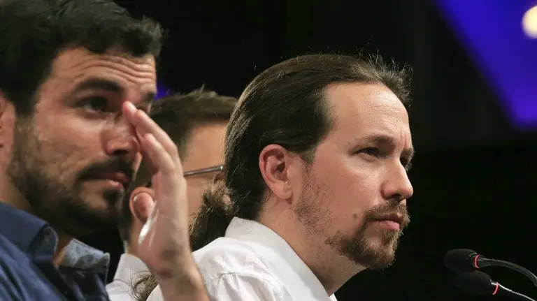 Garzón e Iglesias en la comparecencia de esta noche electoral ante los medios de comunicación y tras conocer sus resultados. EP