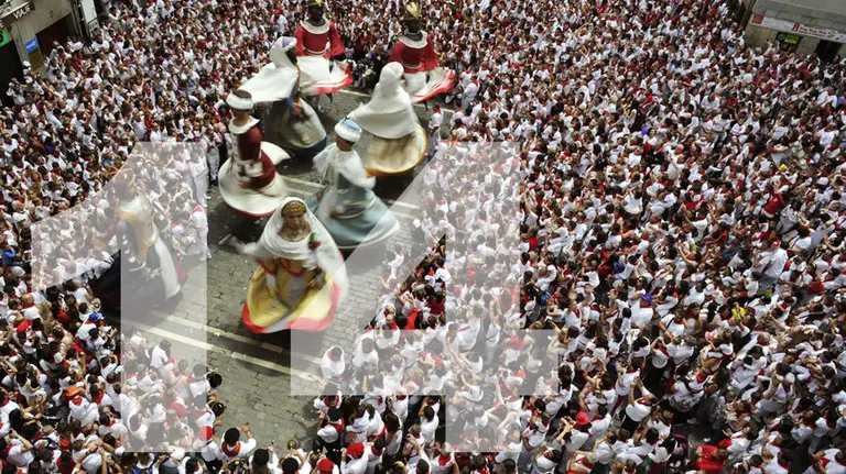 San Fermín. Comparsa de Gigantes y Cabezudos. Reuters