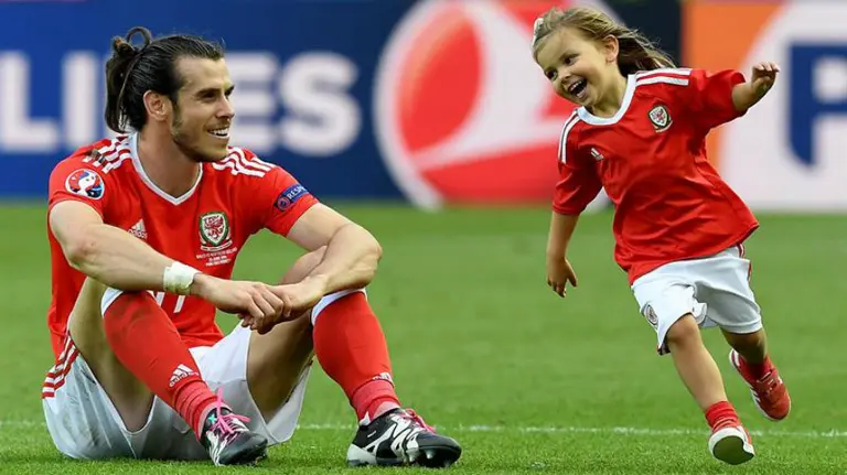 Gareth Bale triunfa con gales. Efe.